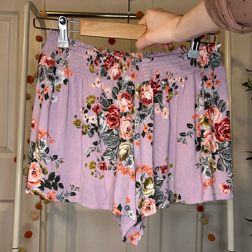 ✨ANTHROPOLOGIE Boho Floral Shorts Size Medium
